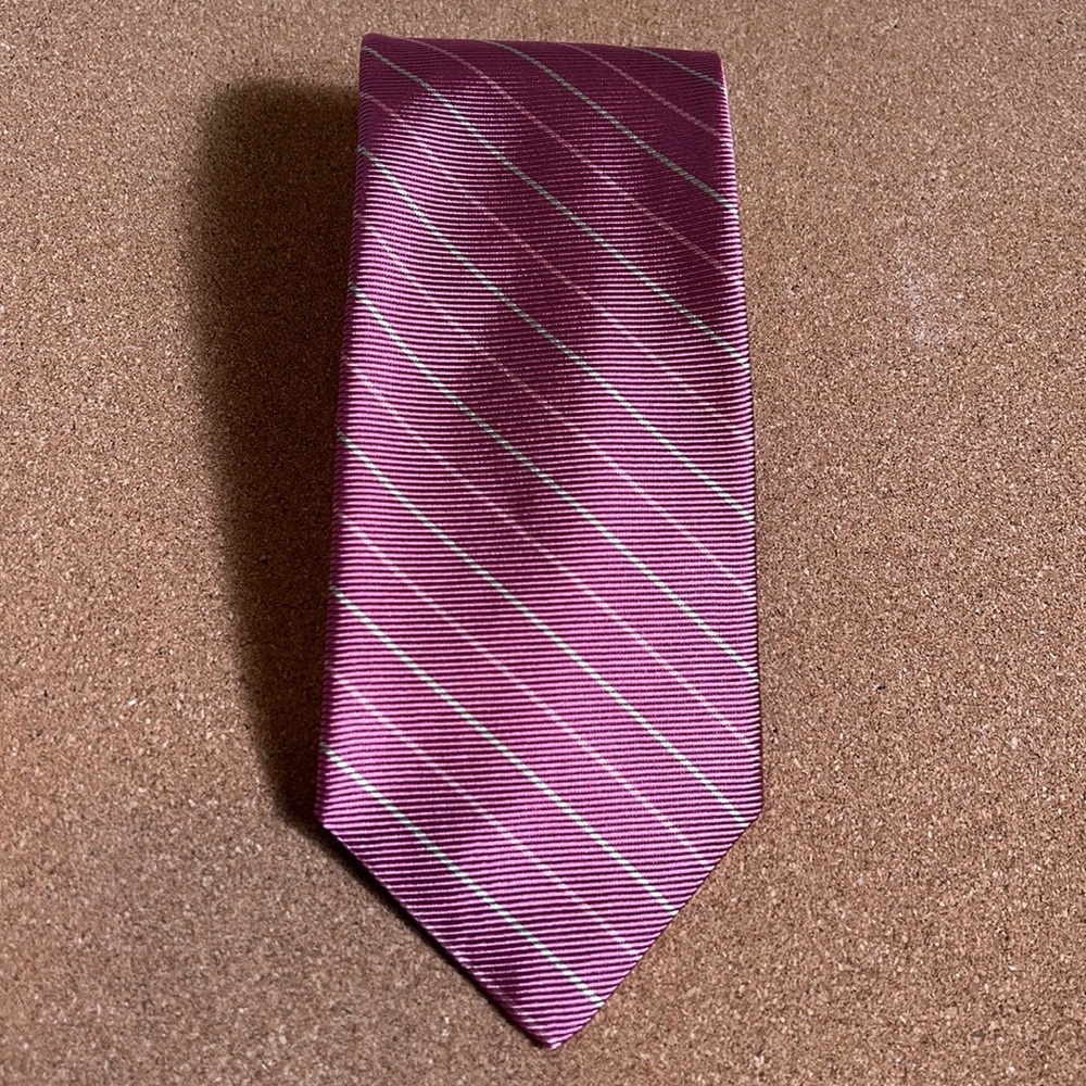 BROOKS Brothers Tie 4” width 56” length- Like New